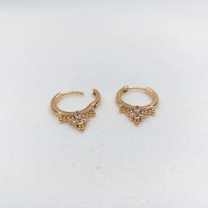 گوشواره زنانه حلقه ایی طرح تاج نگین دار مدل XUPING 3537 فروشگاه وکسوز