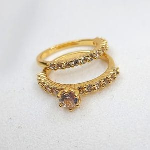 انگشتر زنانه حلقه و پشت حلقه طرح تک نگین با دورچین سنگ اتمی و حلقه ساده مدل RING 4026 در گالری وکسوز