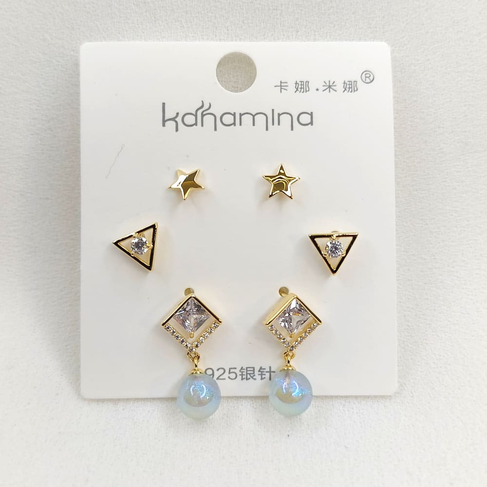 گوشواره زنانه سه تکه آویز طرح مربع نگین دار دارای مروارید آبی درباری کانامینا مدل Kanamina 4109 گوشواره زنانه سه تکه آویز طرح مربع نگین دار دارای مروارید آبی درباری کانامینا مدل Kanamina 4109
