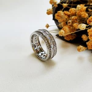 انگشتر زنانه دور نگین باگتی و اتمی مدل RING 5089 در گالری وکسوز