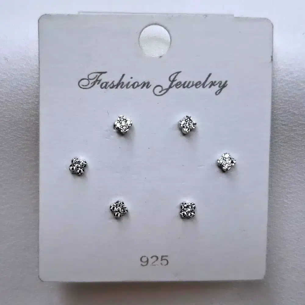 گوشواره زنانه سه تیکه گل طرح پیرسینگ مدل fashion jewellery 6655 در فروشگاه وکسوز گوشواره زنانه سه تیکه گل طرح پیرسینگ مدل fashion jewellery 6655 در فروشگاه وکسوز