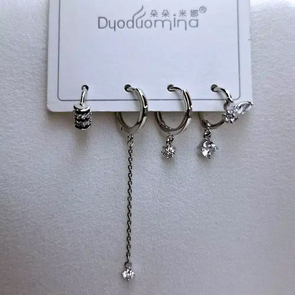 گوشواره زنانه چهار تیکه نگین دار Duoduomina 6575 در فروشگاه وکسوز گوشواره زنانه چهار تیکه نگین دار Duoduomina 6575 در فروشگاه وکسوز